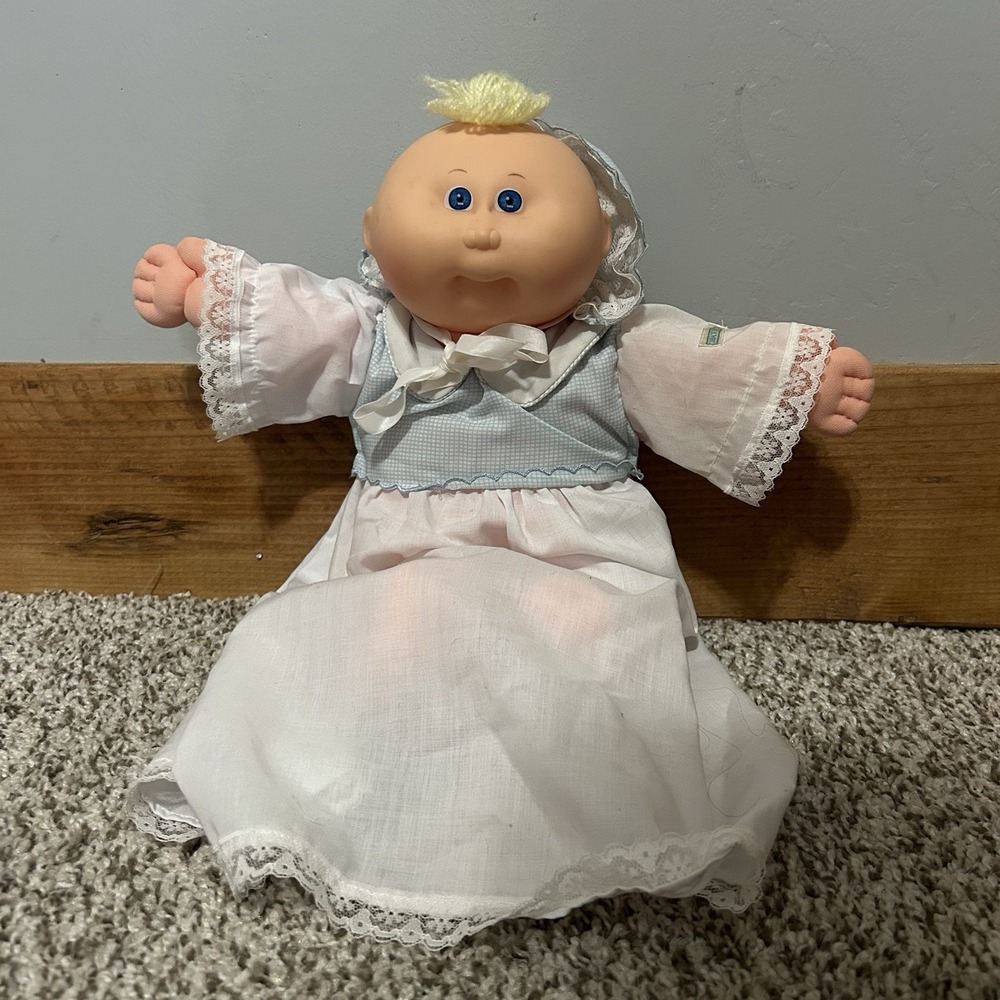 Vintage 1980s Cabbage Patch Kids Doll with‎ Blue Eyes and Outfit